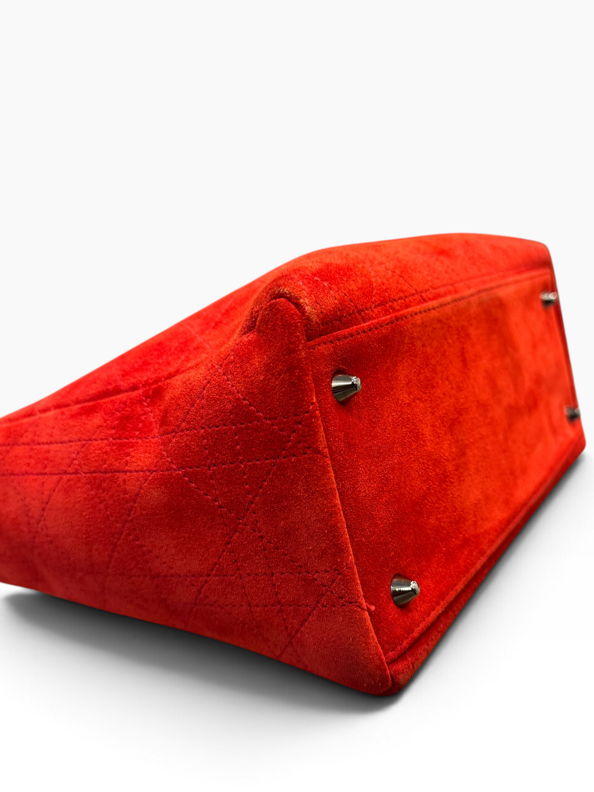 Bolso Christian Dior Lady Dior Medium en Gamuza Roja – Era Galliano