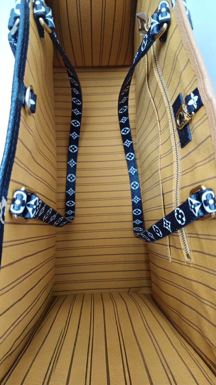 Bolso Louis Vuitton OnTheGo Jungle Giant Monogram