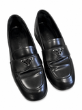 Loafers Prada negros