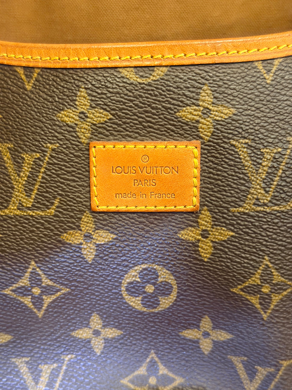 Louis Vuitton Saumur
