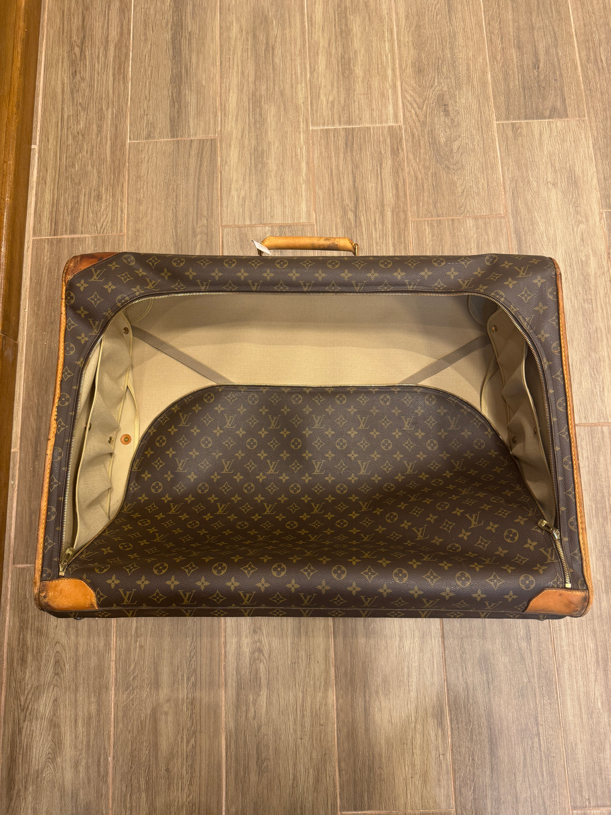 Louis Vuitton Pullman Suitcase