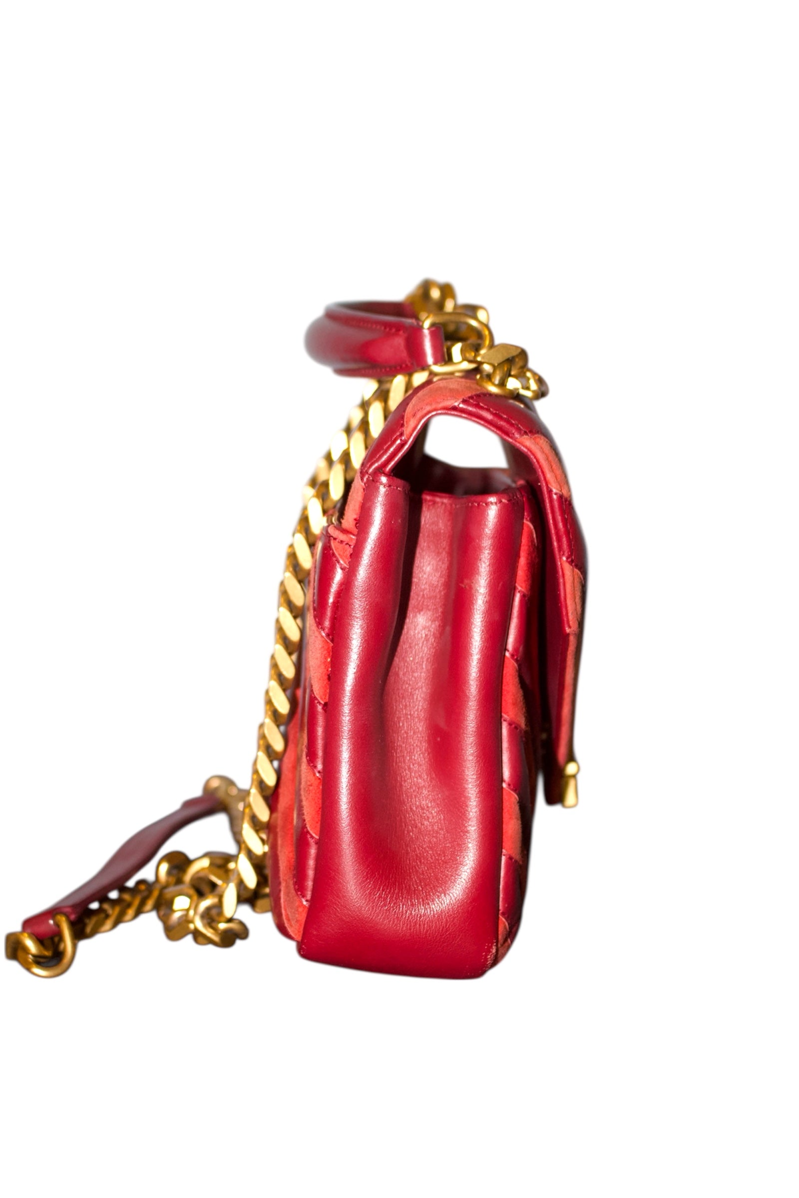 Saint Laurent College Medium – Piel Matelassé Roja con Herrajes Dorados.