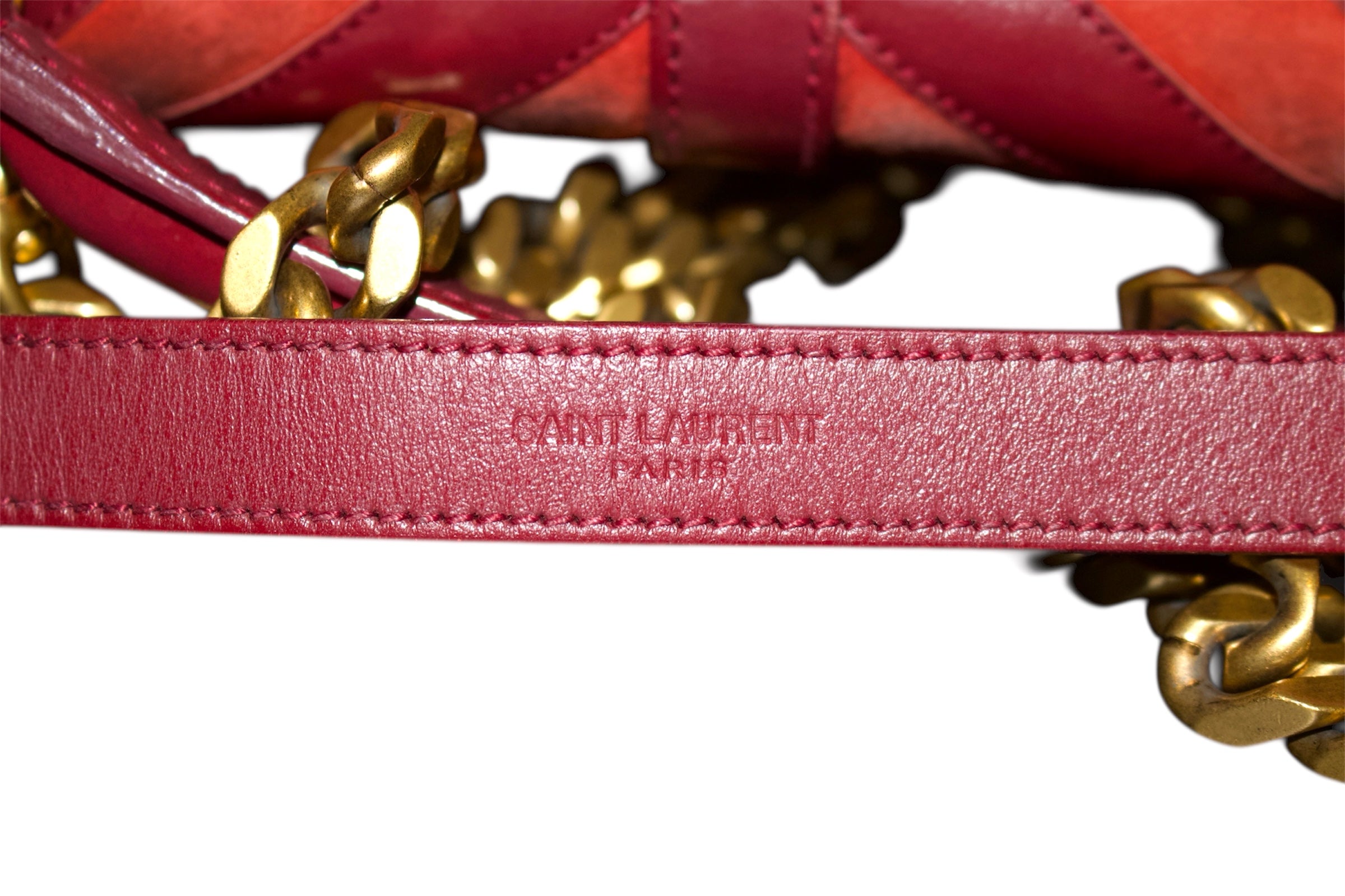 Saint Laurent College Medium – Piel Matelassé Roja con Herrajes Dorados.