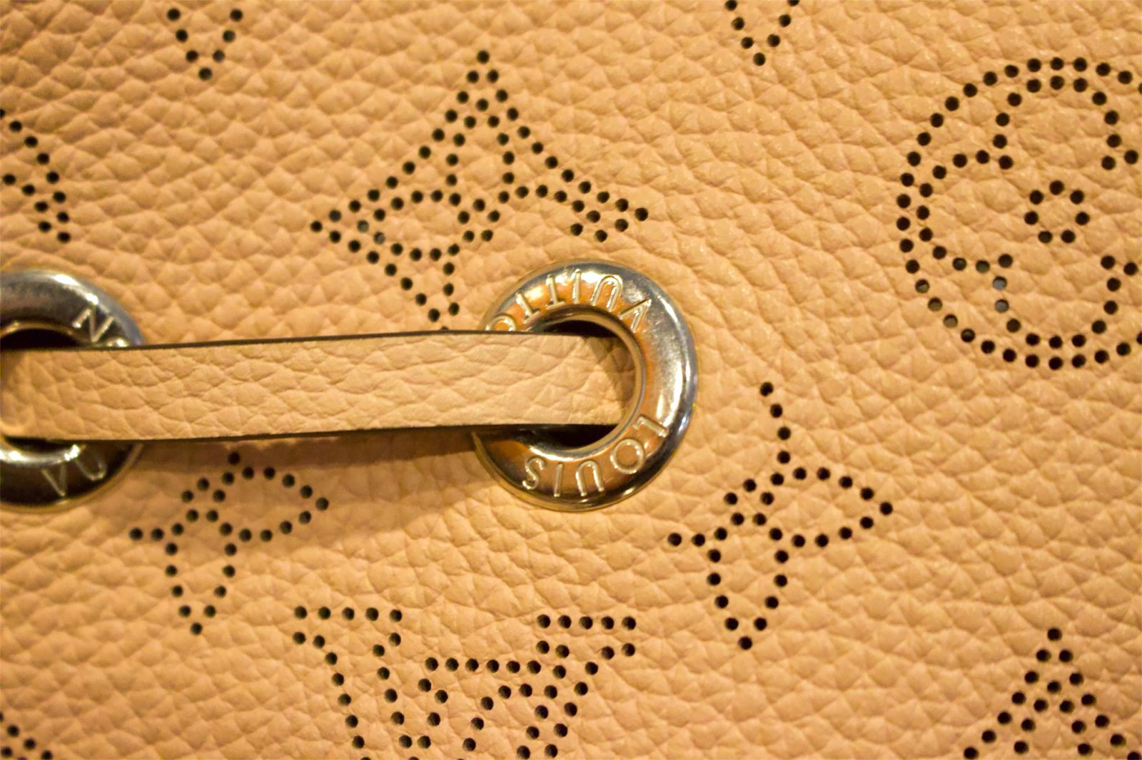 Bolso Louis Vuitton Bella Mahina