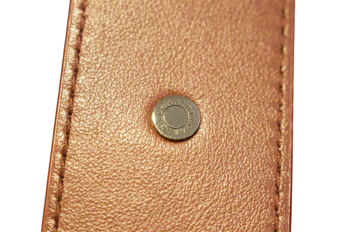 Bolsa Bvlgari Tote en Piel Graneada Color Vino con Logo Frontal