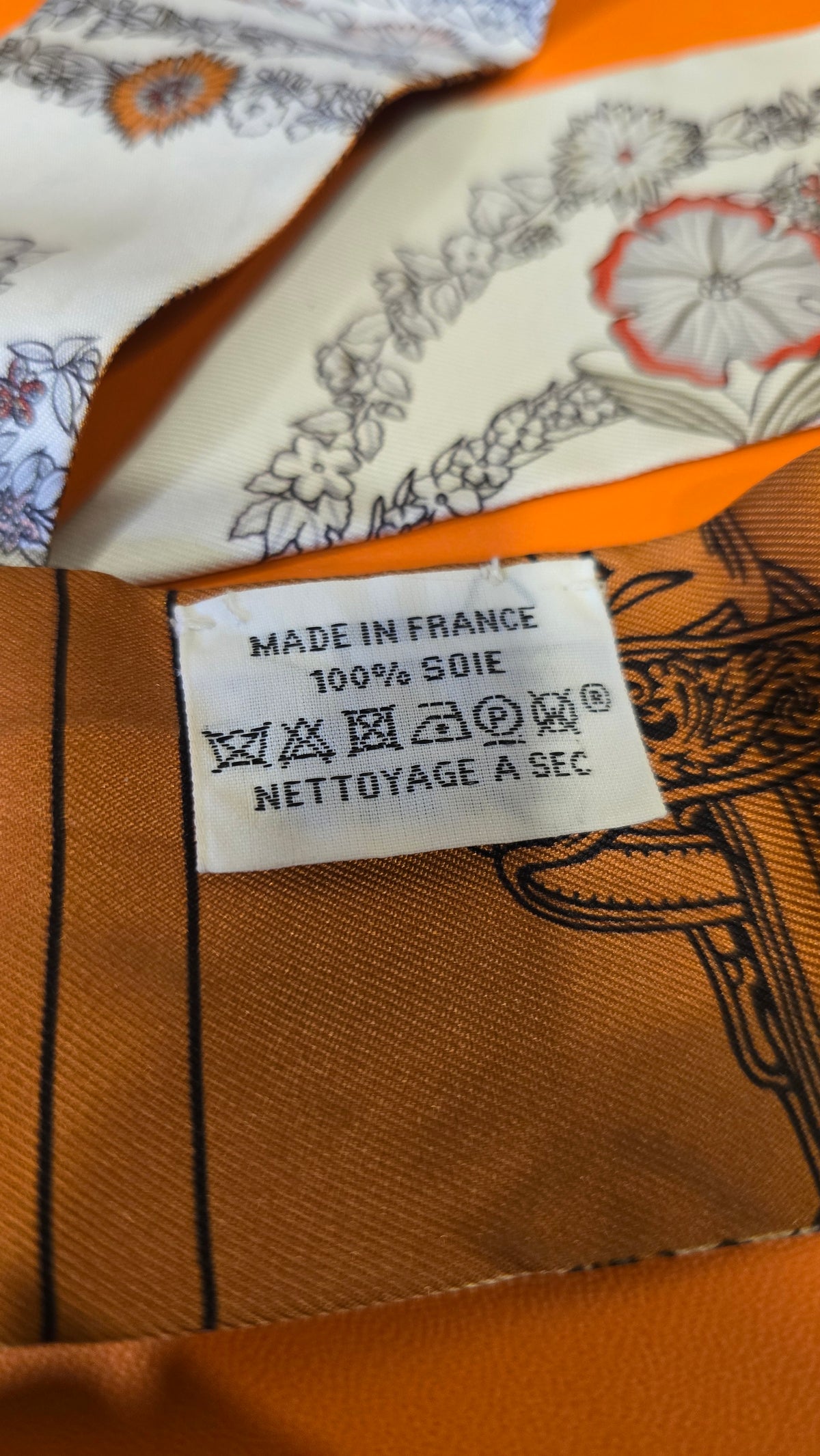 Twilly de Hermès “Brides de Gala en Fleurs”.
