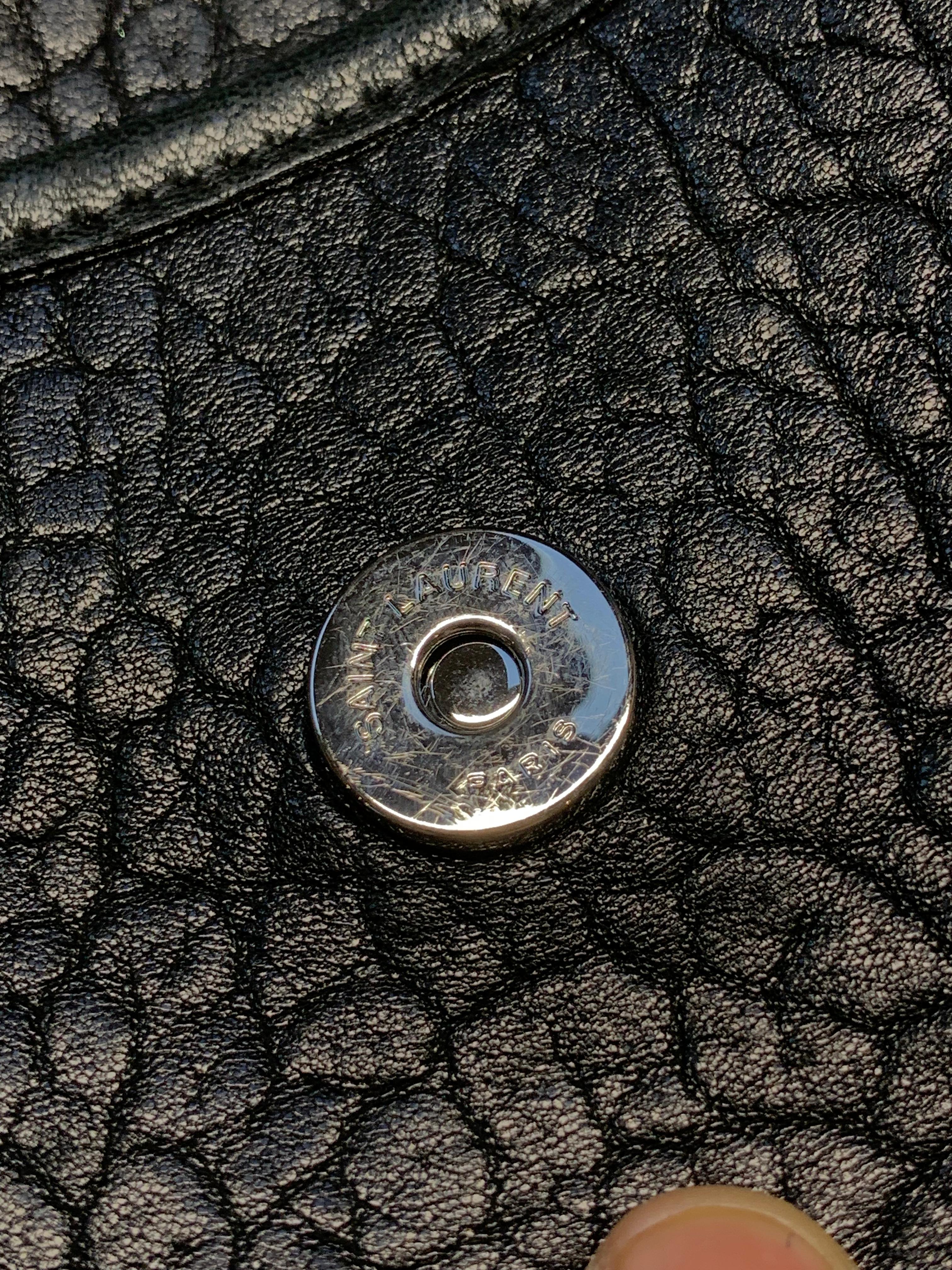 Bolso Saint Laurent Monogram YSL en  piel granulada Negra con cadena Metalica.