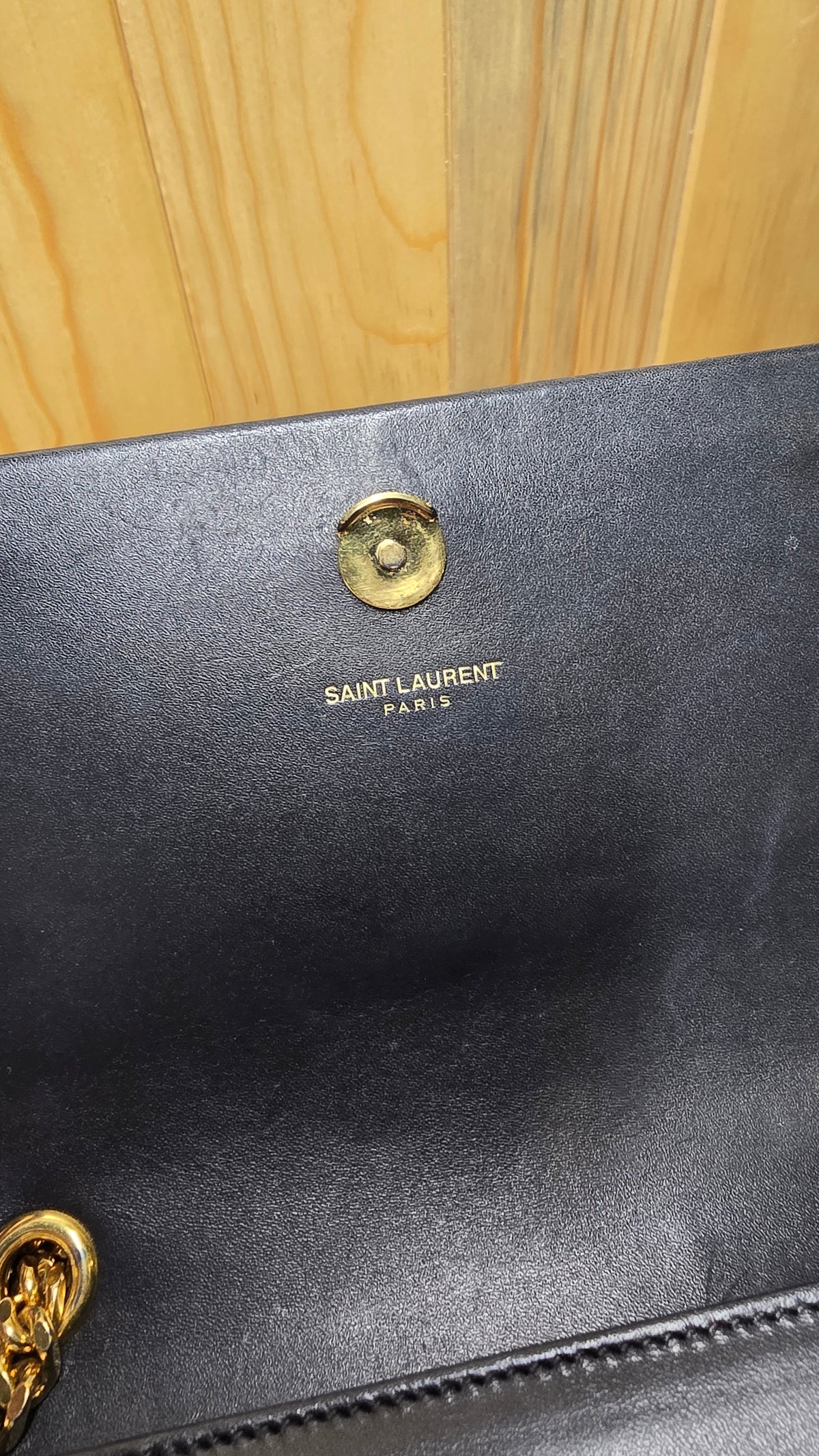 Bolso Saint Laurent Kate Tassel negro piel con herrajes dorados