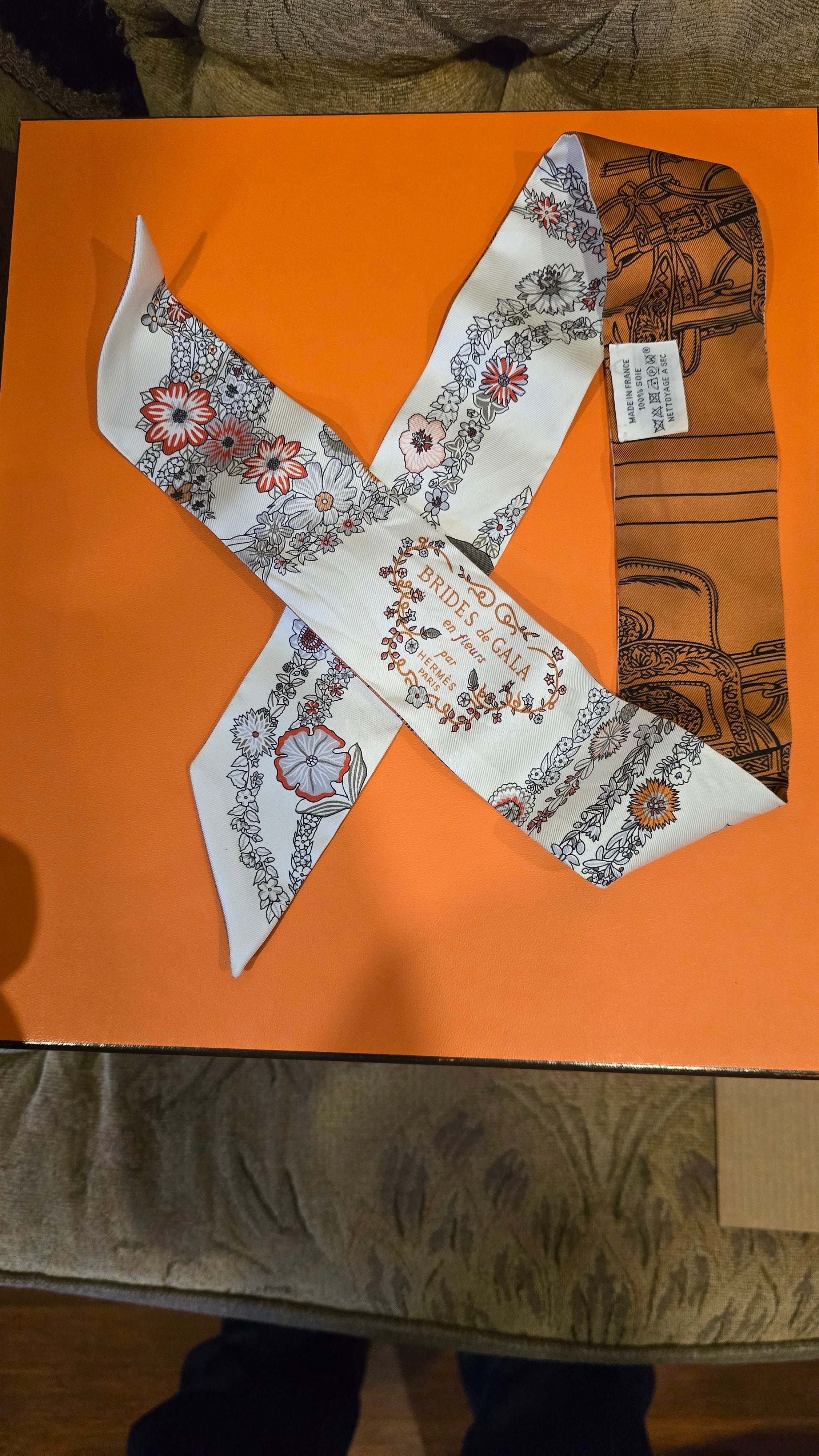 Twilly de Hermès “Brides de Gala en Fleurs”.