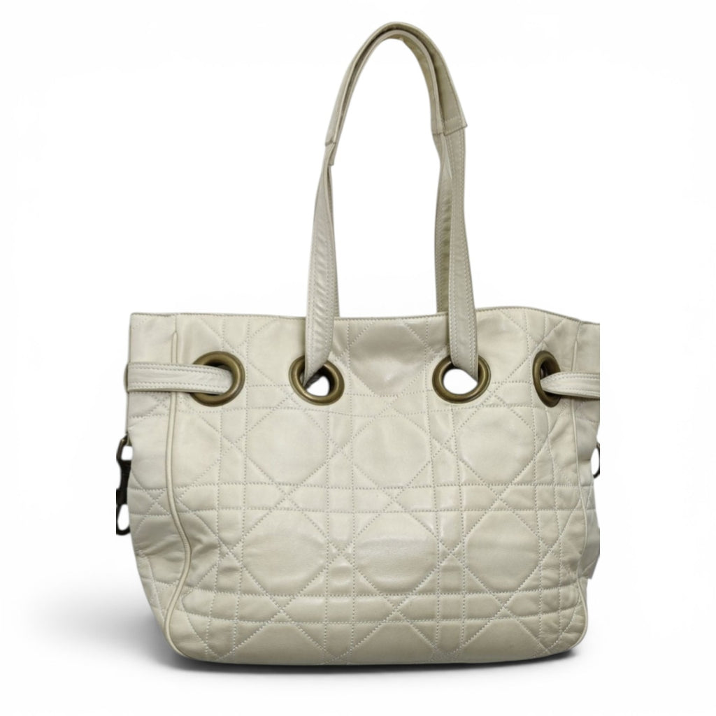 Bolso tote Dior Con Costuras Cannage.