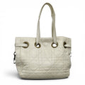 Bolso tote Dior Con Costuras Cannage.