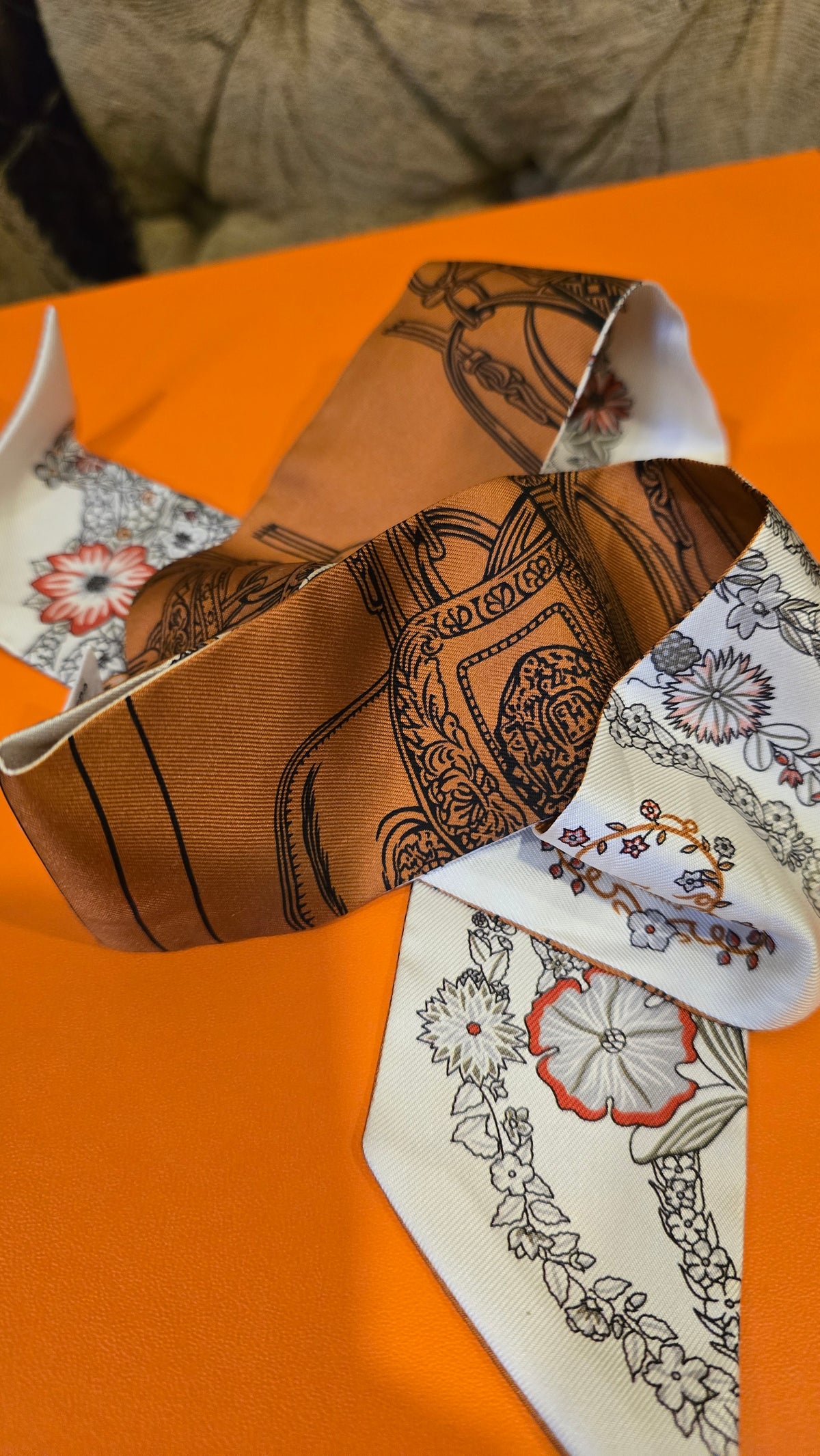 Twilly de Hermès “Brides de Gala en Fleurs”.