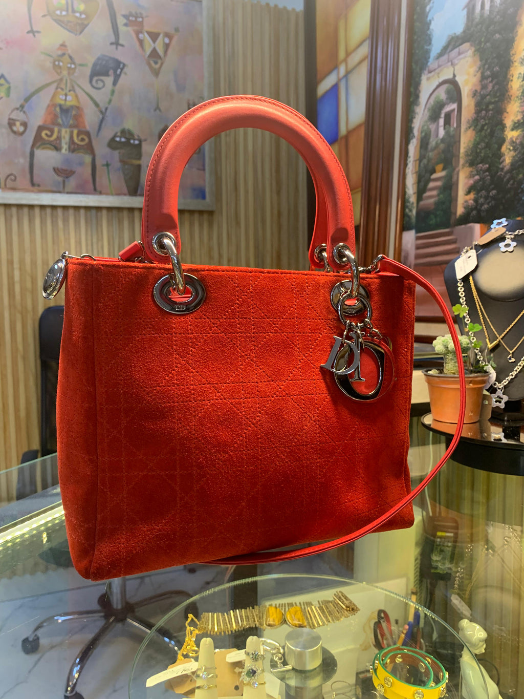 Bolso Christian Dior Lady Dior Medium en Gamuza Roja – Era Galliano