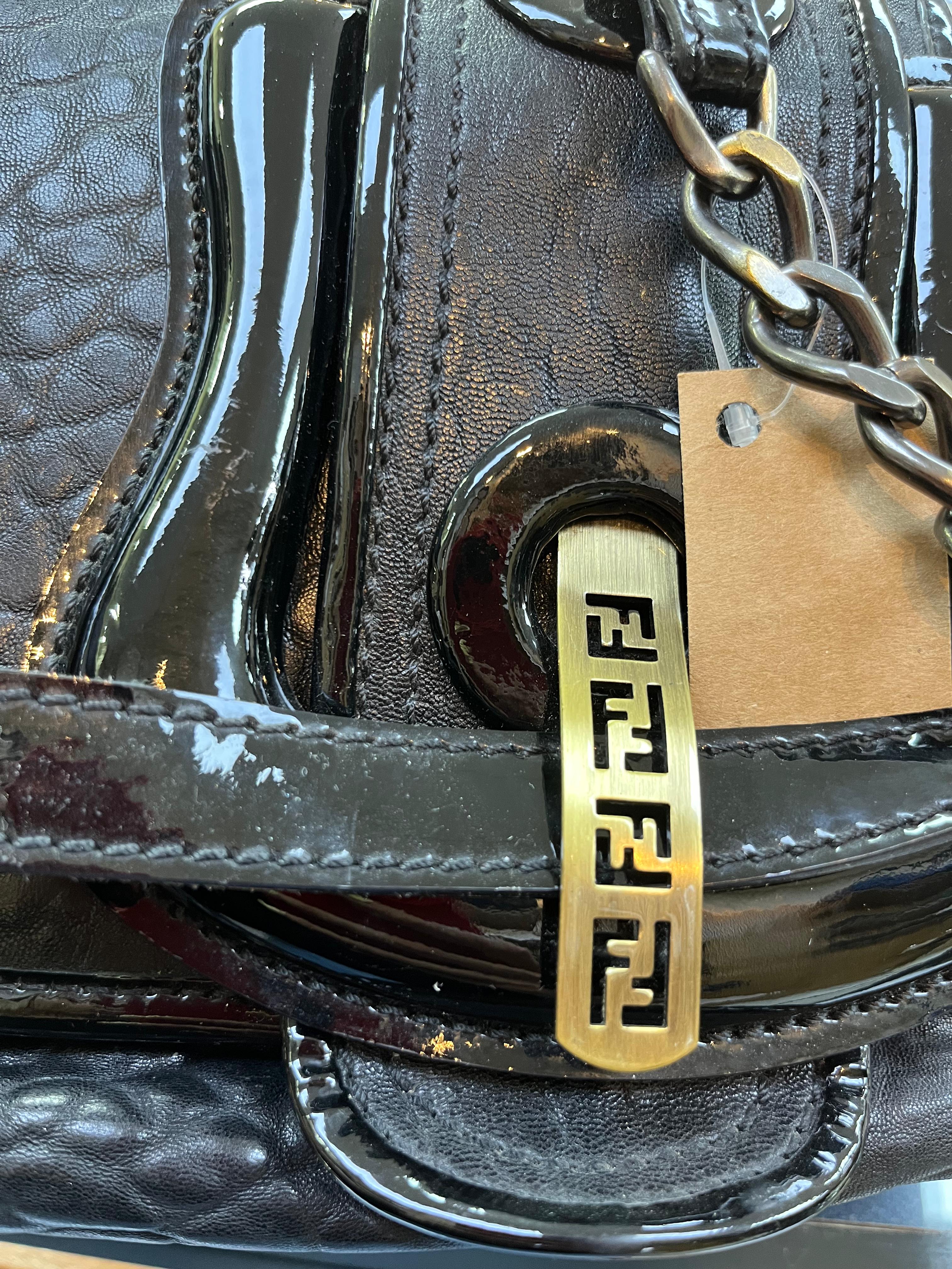 Bolso de Hombro Fendi con detalles de cadena y logo FF